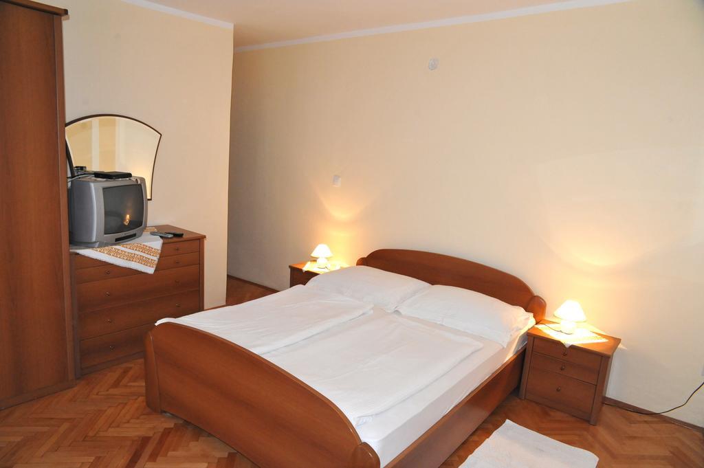 Apartments Stare Brajde Lopar Quarto foto